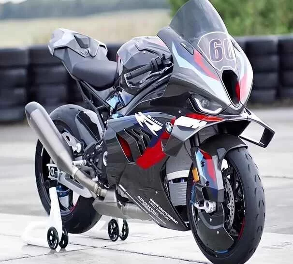 BMW commenced its M 1000 RR Delivery: Know Price Features, Speed and Delivery