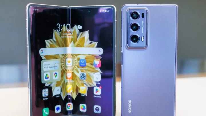 Honor Magic V2