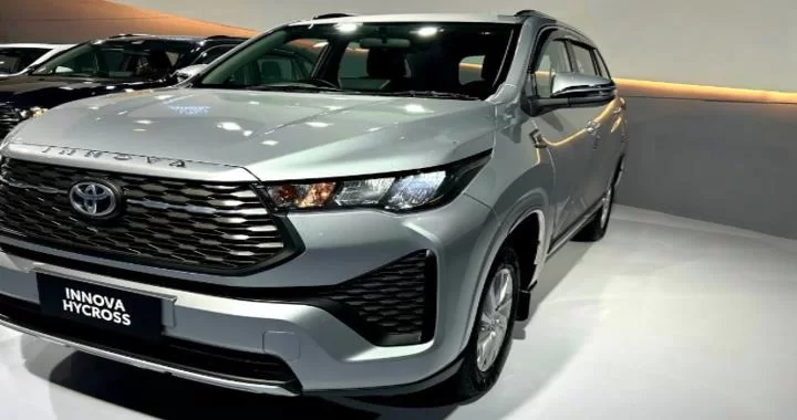 Toyota Innova Hycross GX limited edition 