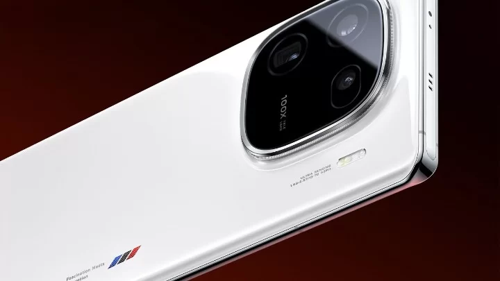 VIVO IQOO 12 Pro 